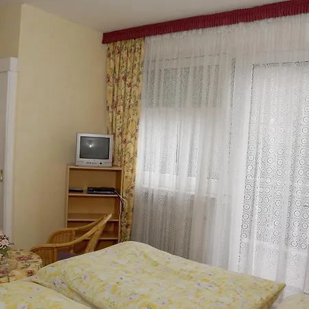 Πανσιόν Familie Schwarz Gbr 3*