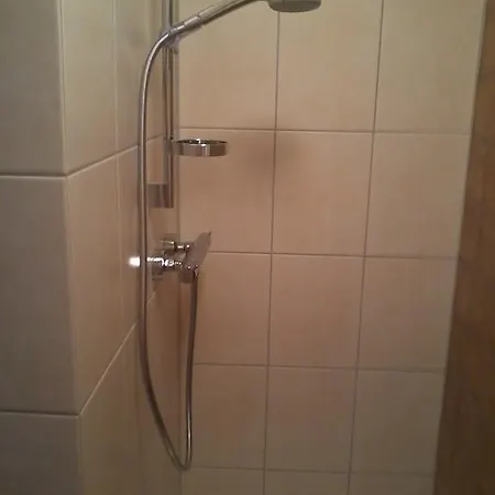 Πανσιόν Familie Schwarz Gbr Alhausen